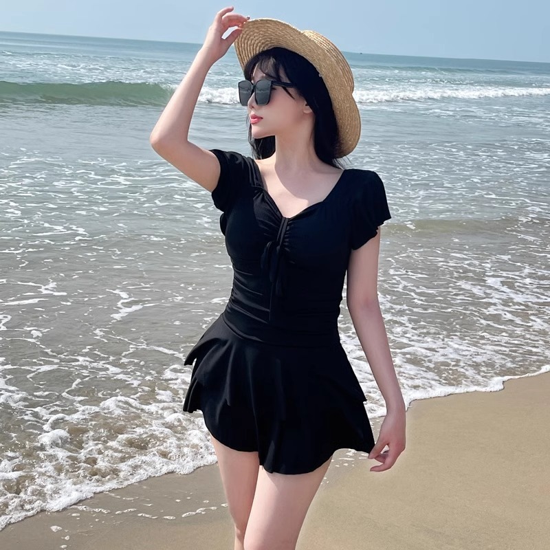 Women's Red V Neck Skirted One - đánh giá và giá Swimsuit Bikini Ruched